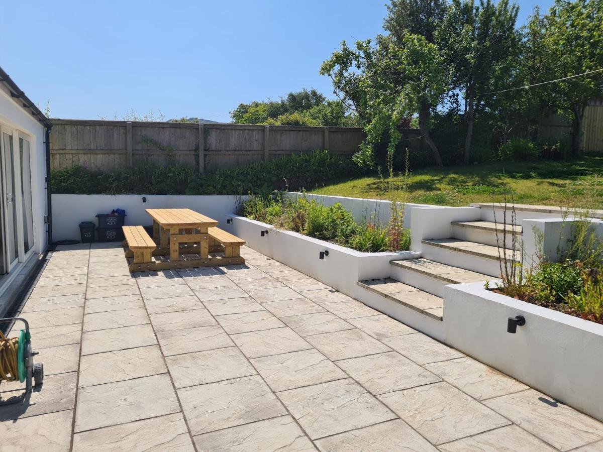Cippinstone Villa Newport  Exterior photo